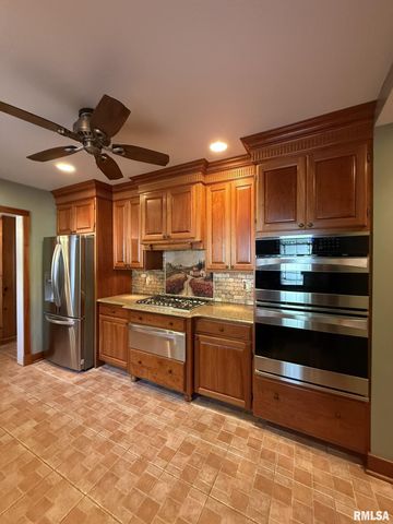 745 N ACADEMY Street, Galesburg, IL 61401