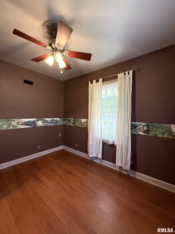 745 N ACADEMY Street, Galesburg, IL 61401