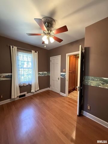 745 N ACADEMY Street, Galesburg, IL 61401