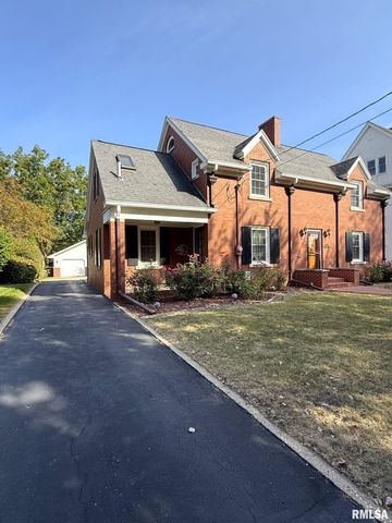 745 N ACADEMY Street, Galesburg, IL 61401