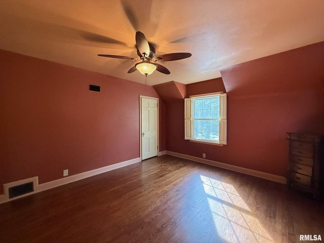 745 N ACADEMY Street, Galesburg, IL 61401