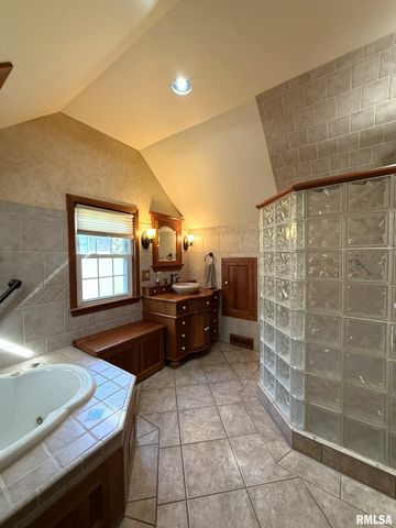 745 N ACADEMY Street, Galesburg, IL 61401