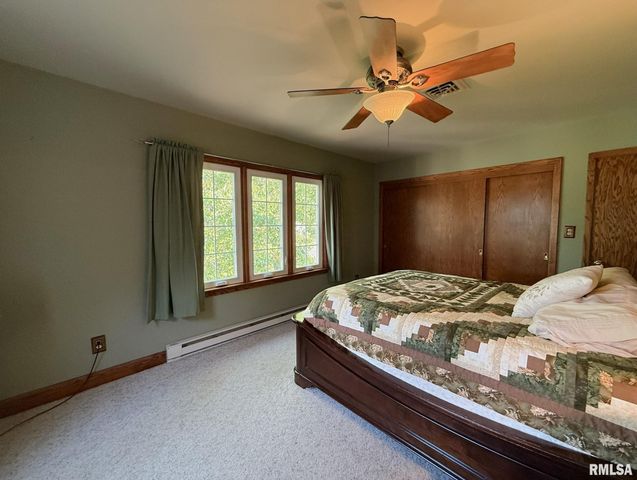 745 N ACADEMY Street, Galesburg, IL 61401