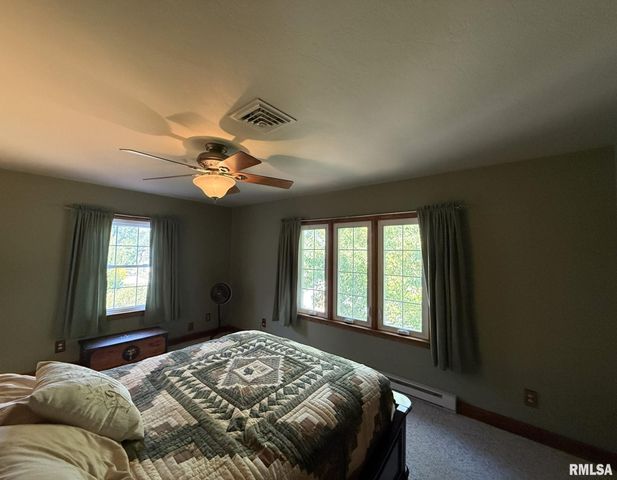 745 N ACADEMY Street, Galesburg, IL 61401