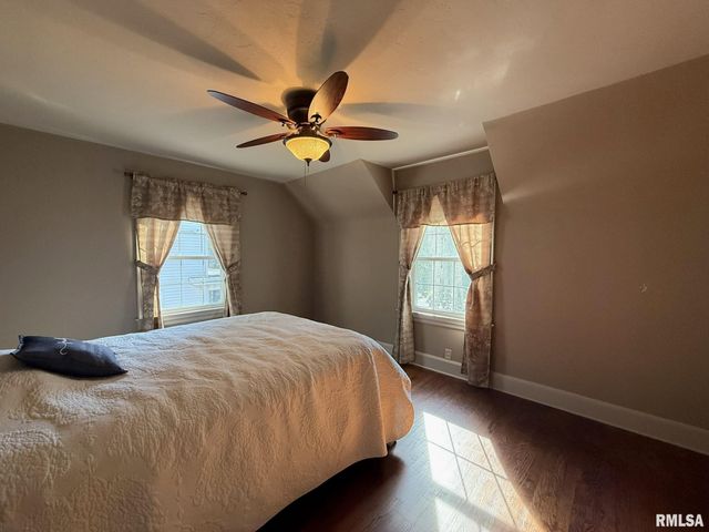 745 N ACADEMY Street, Galesburg, IL 61401