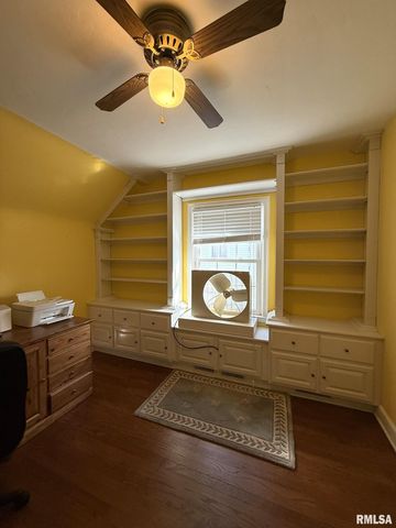 745 N ACADEMY Street, Galesburg, IL 61401