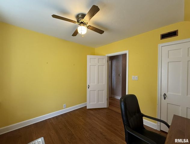 745 N ACADEMY Street, Galesburg, IL 61401