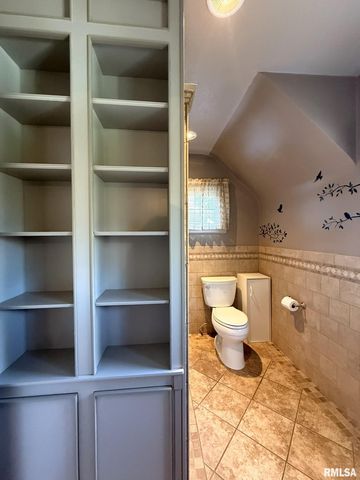 745 N ACADEMY Street, Galesburg, IL 61401