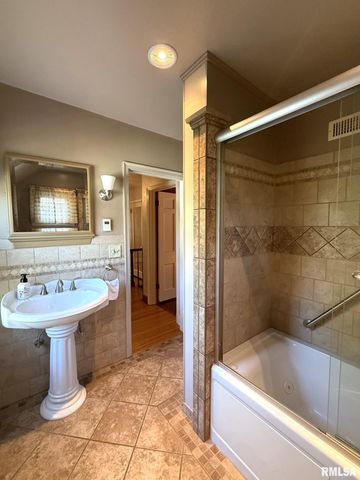 745 N ACADEMY Street, Galesburg, IL 61401