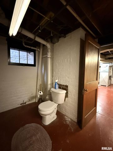 745 N ACADEMY Street, Galesburg, IL 61401