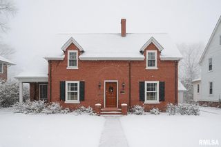 745 N ACADEMY Street, Galesburg, IL 61401