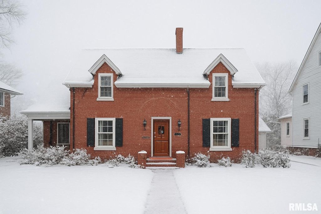 745 N ACADEMY Street, Galesburg, IL 61401