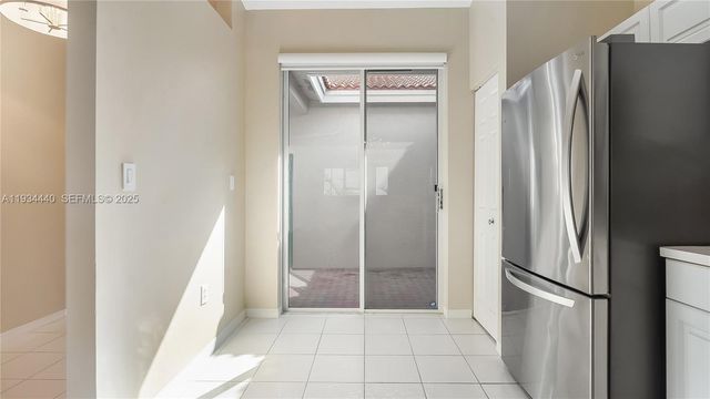 7651 S Aragon Blvd 5, Sunrise, FL 33322