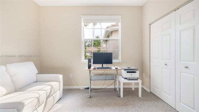 7651 S Aragon Blvd 5, Sunrise, FL 33322