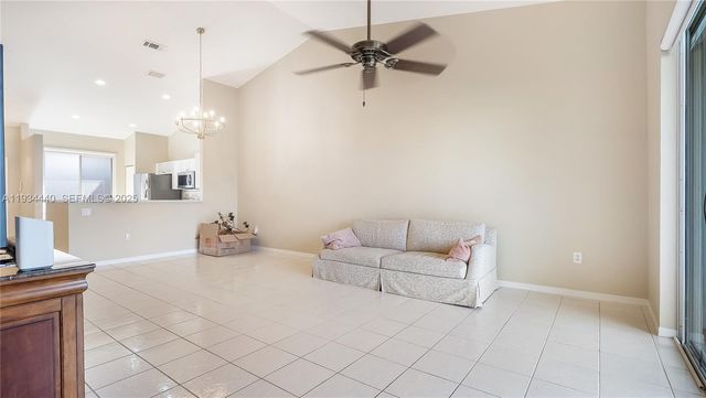 7651 S Aragon Blvd 5, Sunrise, FL 33322
