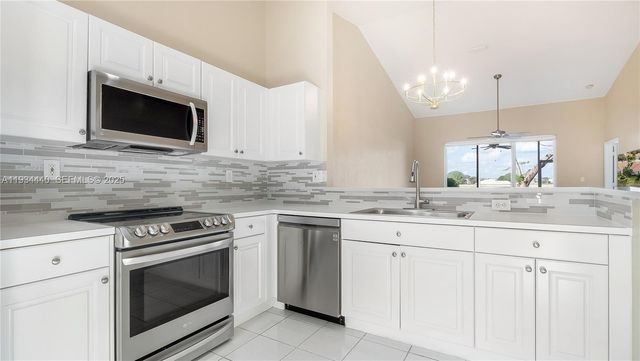 7651 S Aragon Blvd 5, Sunrise, FL 33322