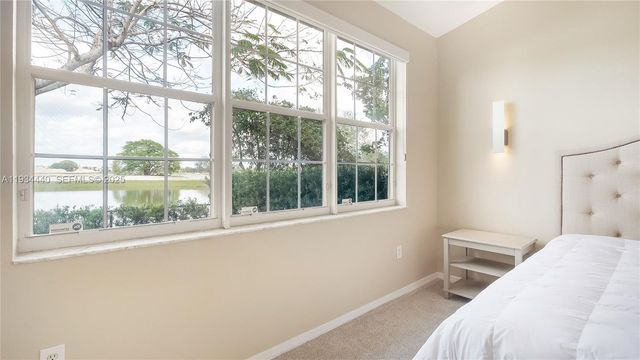 7651 S Aragon Blvd 5, Sunrise, FL 33322