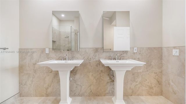 7651 S Aragon Blvd 5, Sunrise, FL 33322