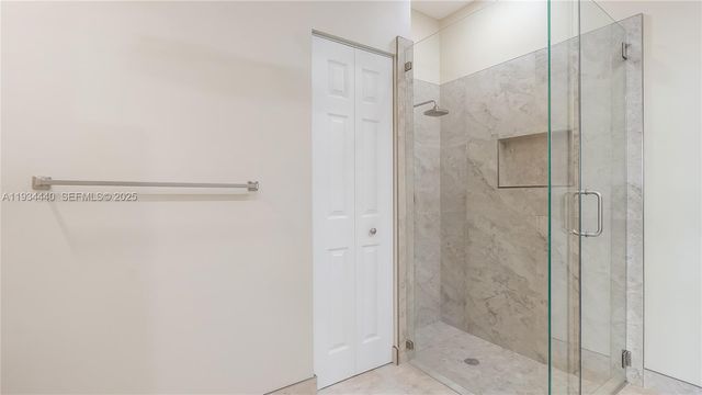 7651 S Aragon Blvd 5, Sunrise, FL 33322