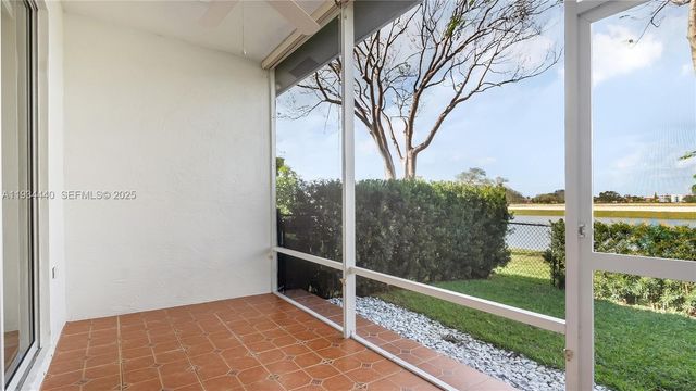 7651 S Aragon Blvd 5, Sunrise, FL 33322