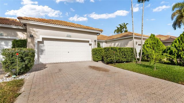 7651 S Aragon Blvd 5, Sunrise, FL 33322