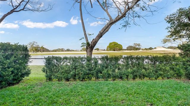 7651 S Aragon Blvd 5, Sunrise, FL 33322