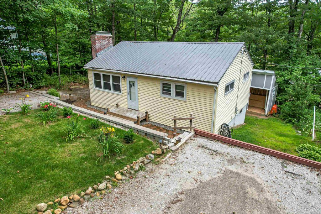 7 Ivy Avenue, Gilmanton, NH 03237