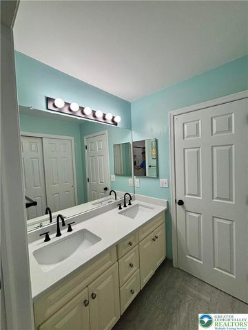 4998 Derby Lane, Bethlehem Twp, PA 18020