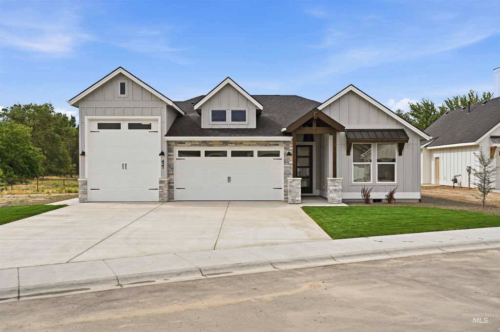 421 W Millstone St, Middleton, ID 83644