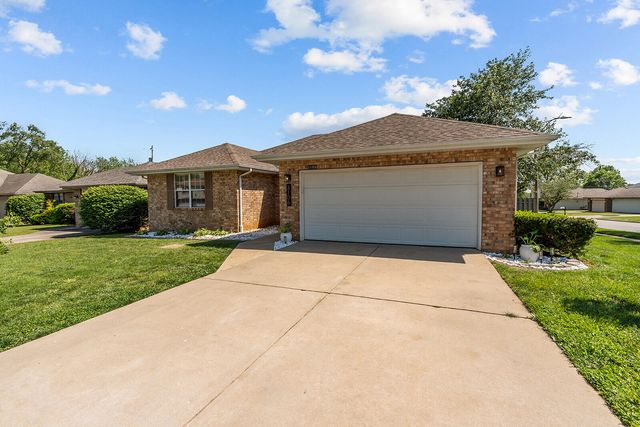 3106 E Huron Street, Springfield, MO 65804