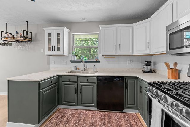 3106 E Huron Street, Springfield, MO 65804