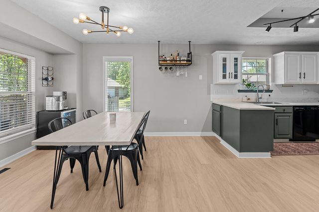 3106 E Huron Street, Springfield, MO 65804