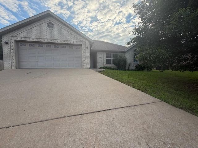 1073 Sara Beth Street, Elkins, AR 72727