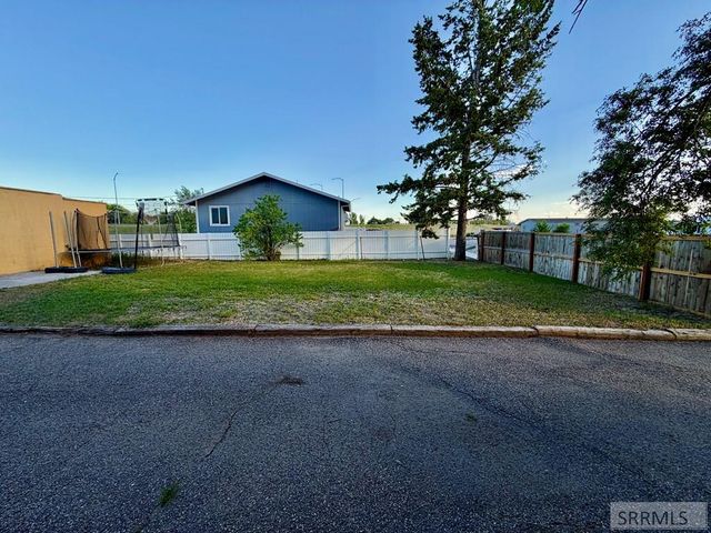 1270 Elmore Avenue, Idaho Falls, ID 83402