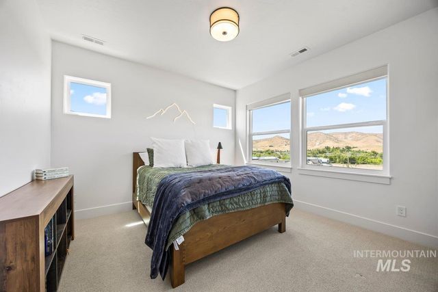 13746 N Ruffed Grouse Way, Boise, ID 83714