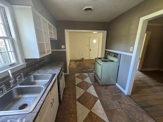 170 S GREER ST, Memphis, TN 38111