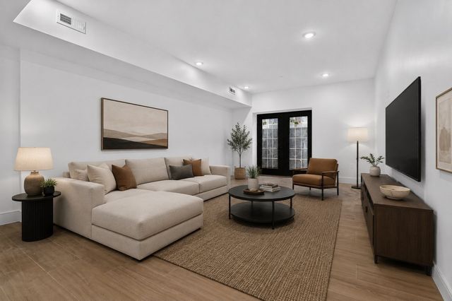 13 Clyde St A, Somerville, MA 02145