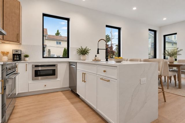 13 Clyde St A, Somerville, MA 02145