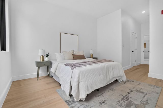 13 Clyde St A, Somerville, MA 02145