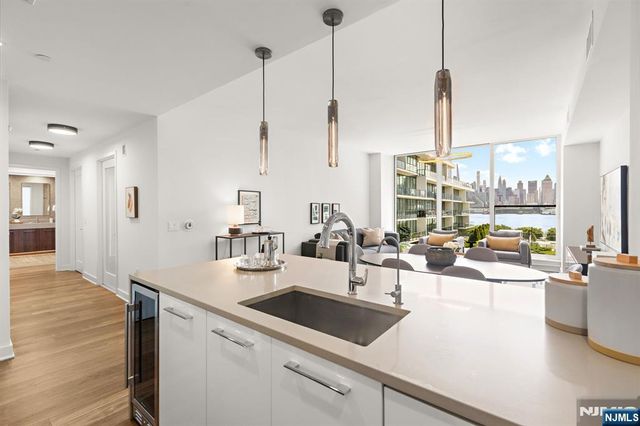 1200 Ave At Port Imperial 513, Weehawken, NJ 07086