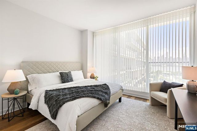 1200 Ave At Port Imperial 513, Weehawken, NJ 07086