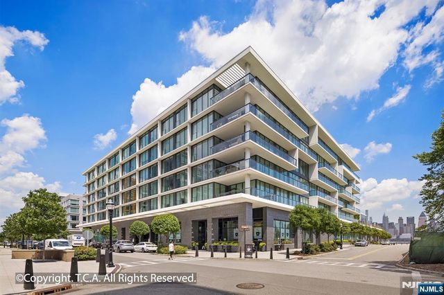 1200 Ave At Port Imperial 513, Weehawken, NJ 07086
