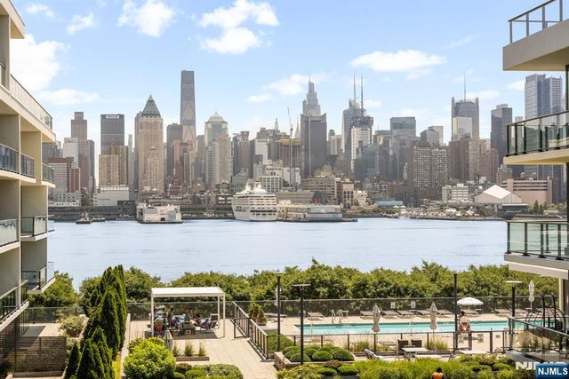 1200 Ave At Port Imperial 513, Weehawken, NJ 07086