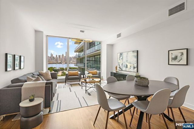 1200 Ave At Port Imperial 513, Weehawken, NJ 07086