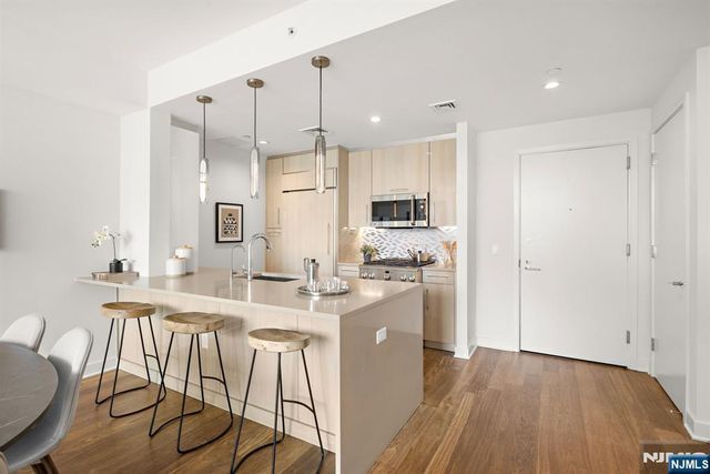1200 Ave At Port Imperial 513, Weehawken, NJ 07086