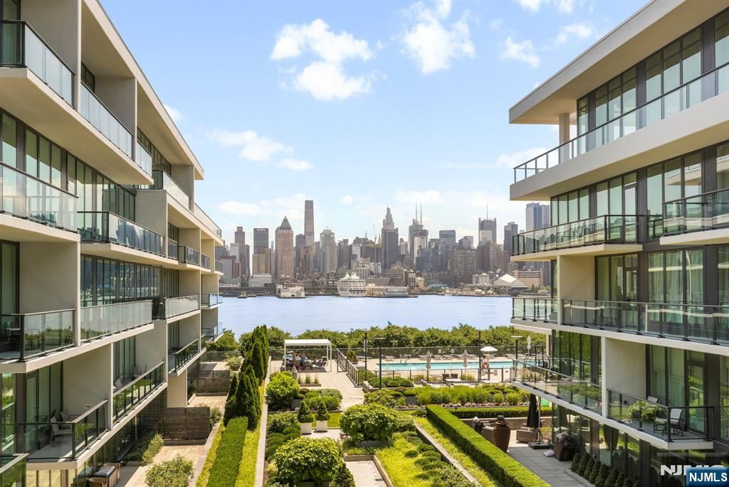 1200 Ave At Port Imperial 513, Weehawken, NJ 07086