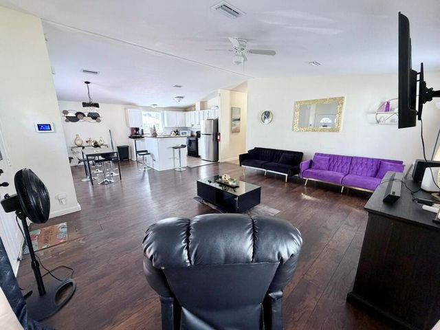 716 21st Street, West Palm Beach, FL 33407