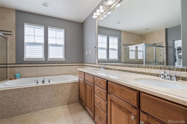 7963 S Valleyhead Way, Aurora, CO 80016