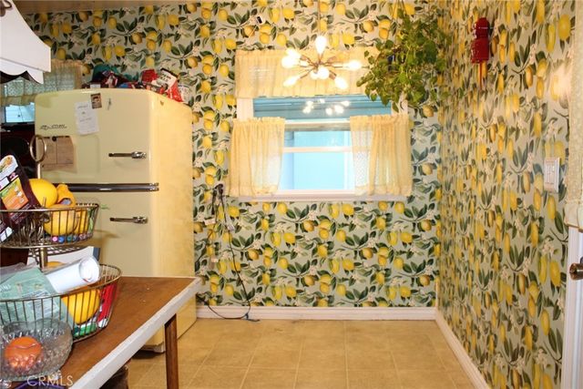 7535 Vanalden, Reseda, CA 91335