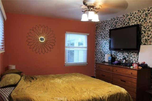 7535 Vanalden, Reseda, CA 91335